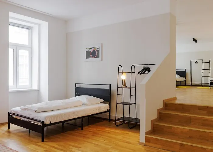 Crown Apartments! Urban Loft Near Naschmarkt! *