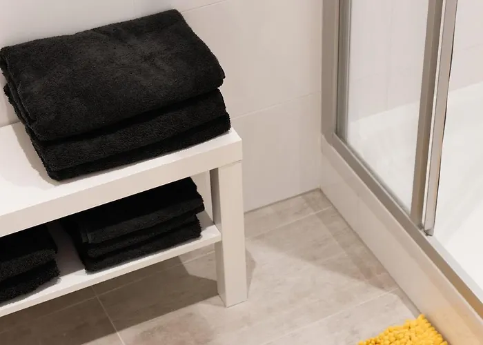 Crown Apartments! Urban Loft Near Naschmarkt! דירה וינה