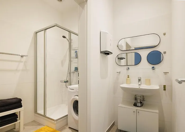 Crown Apartments! Urban Loft Near Naschmarkt! Βιέννη